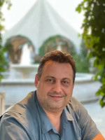 Сегодня исполнилось бы 50 лет первому президенту Всемирной ассоциации выпускников высших учебных заведений Владимиру Четию